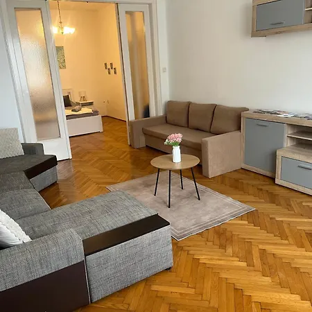 Sunset-free Parking Διαμέρισμα