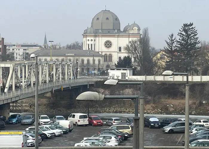 Sunset-free Parking Γκιόρ